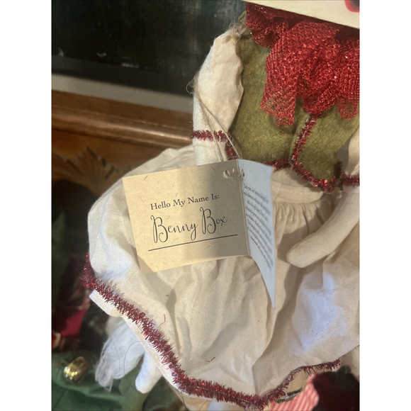 Benny Box Christmas Doll With Opening Present New Gathered Traditions - Picture 2 of 6